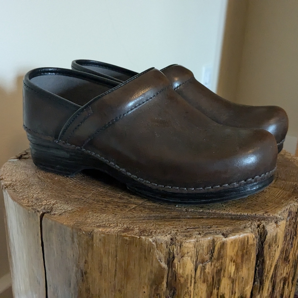 EUC Brown Dankso Platform Clogs Slip On size 6.5 7 US